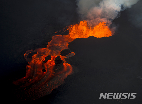 하와이 킬라우에아 화산 주변서 규모 5.3 지진...용암 분출