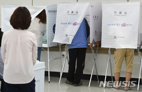 "누구 찍을지 헷갈려서 화났다" 술 취해 투표용지 찢은 50대 여성 입건 