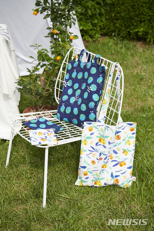 마리몬드, 아몬드 나무 패턴 에코백&파우치 출시