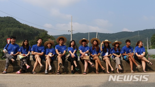 【대구=뉴시스】배소영 기자 = 인디053은 오는 7월2일까지 전국대학생인문학활동에 참가할 대학생 100명을 모집한다고 17일 밝혔다.사진은 지난해 참가한 대학생들의 모습. 2018.06.17. (사진=인디053 제공)photo@newsis.com