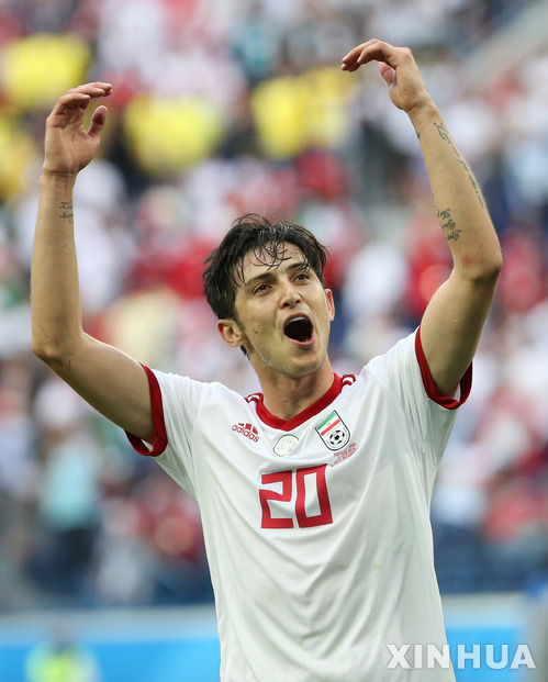 사르다르 아즈문, 이란 축구대표팀 공격수