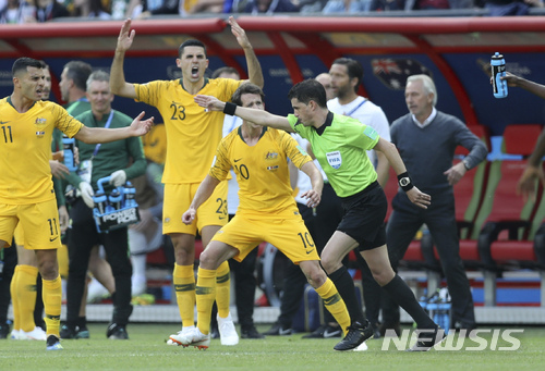 월드컵 최초 비디오판독 VAR, 프랑스-호주전 승부 갈랐다