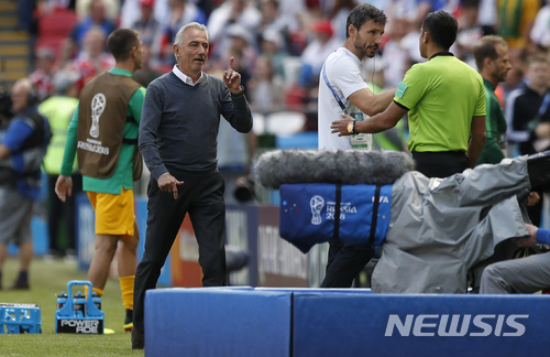 호주 감독·선수들 "프랑스 아닌 기술에 졌다"…VAR 불만