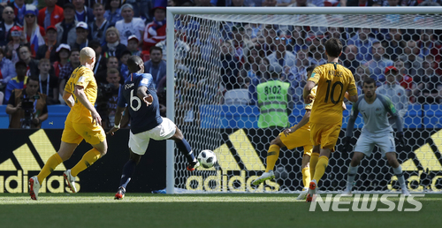 아트사커, 몸싸움 떨쳐냈다…포그바 프랑스, 호주에 2:1승