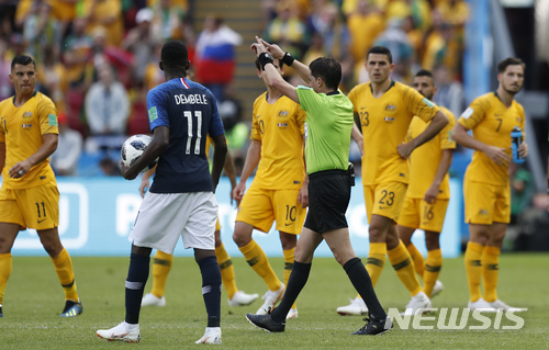 호주 감독·선수들 "프랑스 아닌 기술에 졌다"…VAR 불만