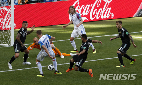 월드컵 첫 참가 아이슬란드, 메시의 아르헨티나와 1:1