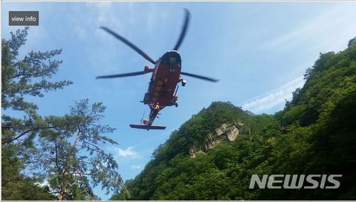 산악사고 구조 나서는 강원 소방헬기(뉴시스 DB)