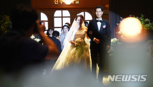 신혼부부 1쌍당 1명도 안 낳아…소득 높을수록 '無자녀' 비중↑