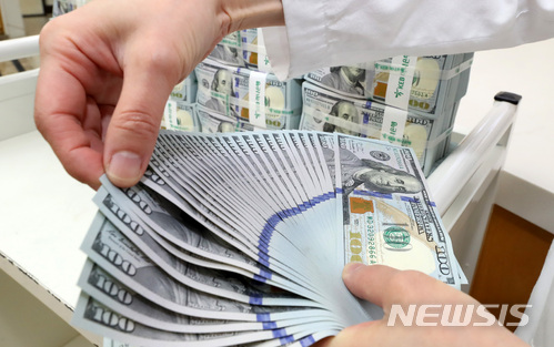 달러·위안화 관심 높아지자…달러보험·차이나보험 관심 '쑥쑥'