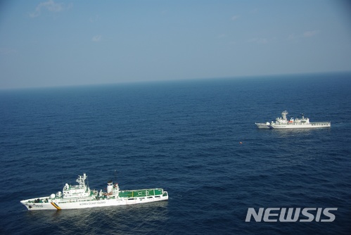【동해=뉴시스】강원 동해지방해양경찰청과 일본 해상보안청 합동 수색구조훈련 (뉴시스 DB) 