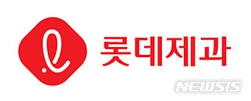 '애벌레 빼빼로' 논란에 롯데제과 "유통과정서 들어간 듯"