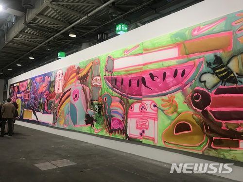 【스위스=뉴시스】 아트바젤 언리미티드에 전시된 캐서린 번하드 작품.