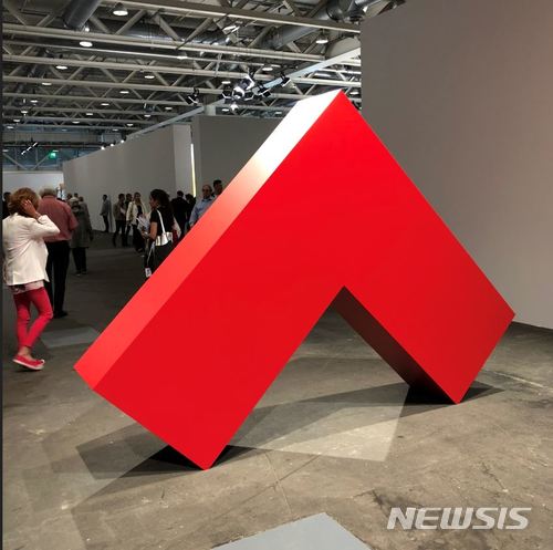  【스위스=뉴시스】아트바젤 언리미티드. 카멘 헤레라 작품 전시 전경.
