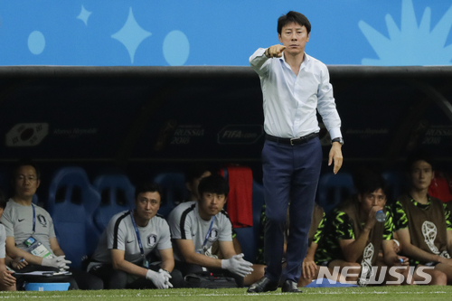 신태용 감독 "독일과 3차전에서는 국민들 실망 않도록 최선"