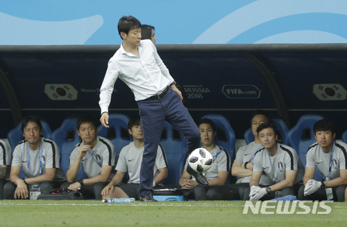신태용 감독 "독일과 3차전에서는 국민들 실망 않도록 최선"