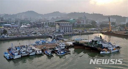 군산시 장미동에 자리한 '내항 뜬다리 부두' (사진 = 뉴시스 DB)