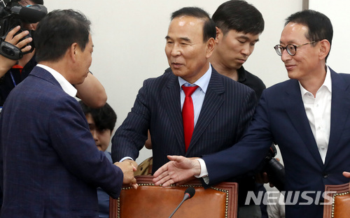 【서울=뉴시스】박영태 기자 =박덕흠 자유한국당 의원. 2018.06.25.since1999@newsis.com