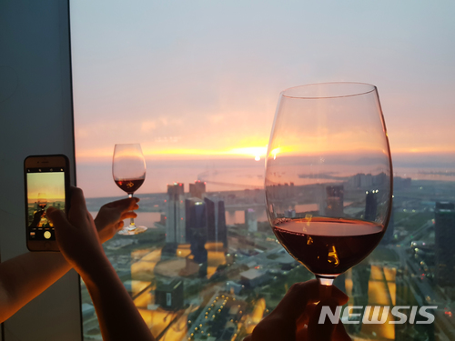 오크우드 프리미어 인천의 '파노라믹65'