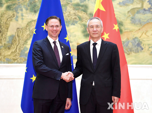 [올댓차이나] 류허, 中 인터넷기업에 규제 완화 지원 표명..."해외상장 용인"