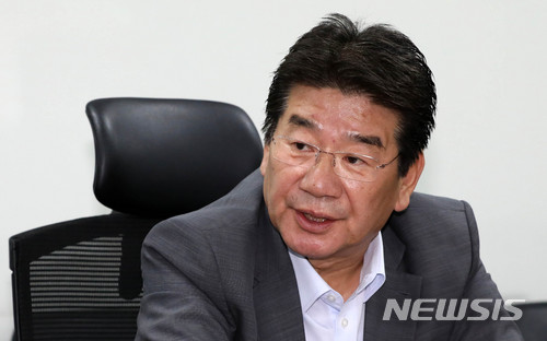 【서울=뉴시스】홍효식 기자 = 자유한국당 소속 강석호 국회 외교통일위원장. 2018.06.26. yesphoto@newsis.com