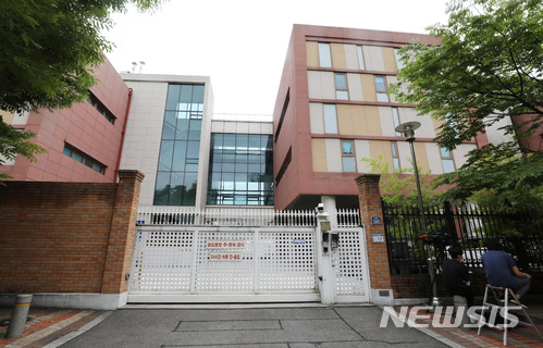 【서울=뉴시스】이영환 기자 = 삼성 노동조합 와해 의혹을 수사중인 서울중앙지검 공공형사수사부가 지난 27일 경찰청 정보분실을 압수수색했다. 2018.06.27. 20hwan@newsis.com