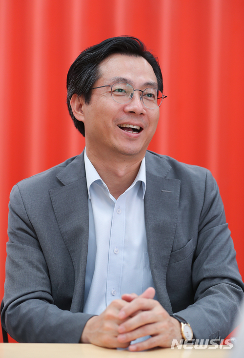 【서울=뉴시스】조수정 기자 = 유병채 문화체육관광부 관광산업정책과장이 서울 서계동에서 뉴시스와 인터뷰 하고 있다. 2018.06.29. chocrystal@newsis.com