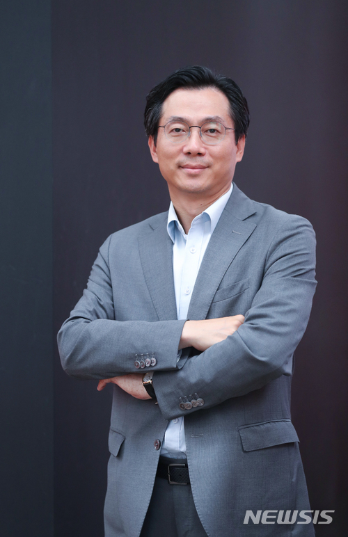 【서울=뉴시스】조수정 기자 = 유병채 문화체육관광부 관광산업정책과장이 27일 서울 서계동에서 뉴시스와 인터뷰 하고 있다. 2018.06.29. chocrystal@newsis.com