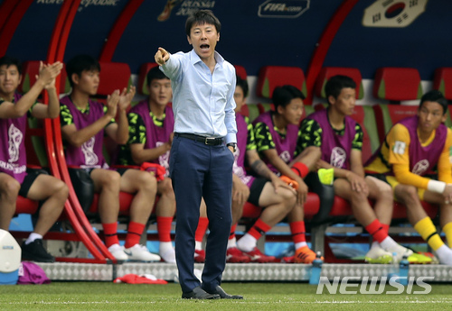 [월드컵 결산⑦]독일 잡았으나 16강 불발 신태용 감독, 남을까 떠나나