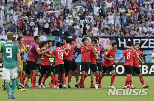 대한민국 태극전사들, 챔피언·FIFA랭킹 1위 독일 부쉈다