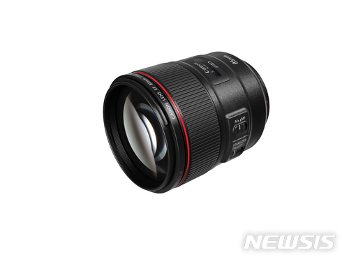 【서울=뉴시스】EF 85mm F1.4L IS USM. 2018.06.29 (사진 = 캐논 제공) photo@newsis.com