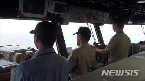 【서울=뉴시스】서해 해상 우발적 충돌방지를 위한 ‘국제상선공통망’ 을 시험 통신하는 모습. (사진=국방부 제공) photo@newsis.com