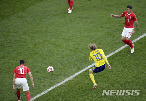 '포르스베리 결승골' 스웨덴, 24년만에 월드컵 8강 진출