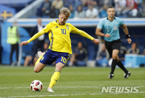 '포르스베리 결승골' 스웨덴, 24년만에 월드컵 8강 진출
