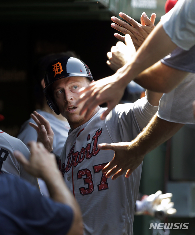 【시카고=AP/뉴시스】 시카고 컵스와마이너리그 계약 맺은 짐 아두치 