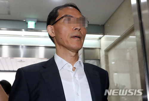 【서울=뉴시스】이영환 기자 = '드루킹 인사 청탁' 도모 변호사가 지난 5일 오전 서울 서초구 특검 사무실로 들어서고 있다. 2018.07.05.&nbsp; 20hwan@newsis.com