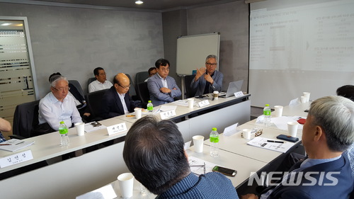 【서울=뉴시스】모종린 연세대 국제학대학원 원장이 6일 안민정책포럼이 주최한 조찬세미나에 참석해 ‘라이프 스타일과 도시의 미래'를 주제로 강연을 하고 있다.(사진제공=안민정책포럼)