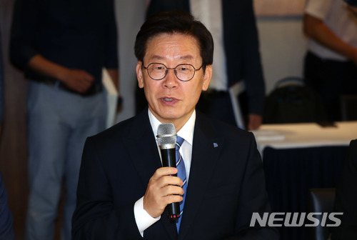 이재명 경기지사 조폭연루 의혹 확산되나