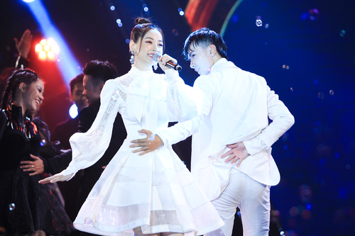 네이버 브이라이브, 베트남 첫 공식 음원차트·음악방송 제작