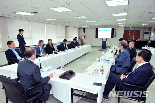 한국기원은 10일 서울 홍익동 한국기원 본원에서 이사회를 열고 김성룡 9단의 제명을 최종 확정했다. 