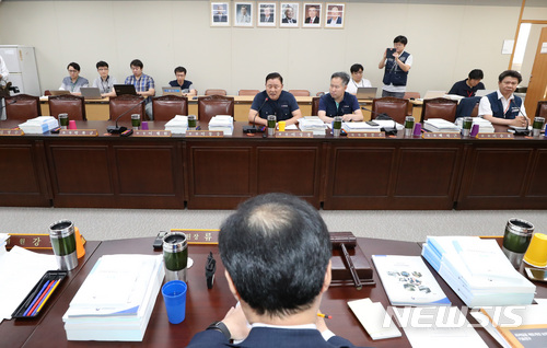 최저임금 오늘 밤샘 협상 돌입…'1만790원' vs '동결'