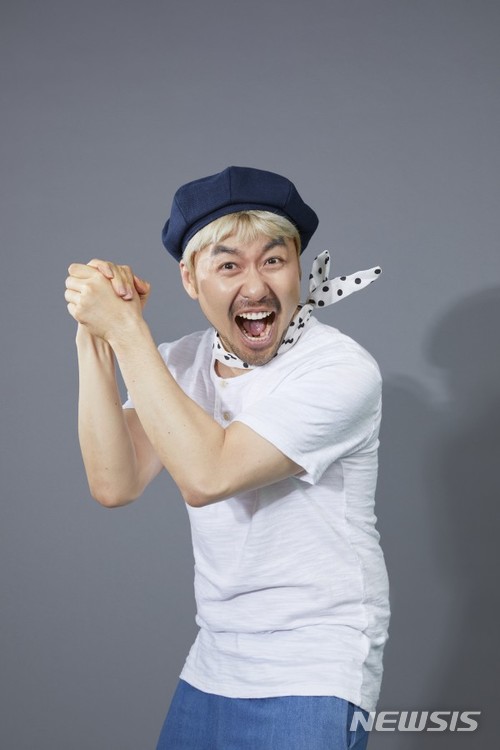 TV조선 예능 프로그램 '땡철이 게스트 하우스 투어- 어디까지 가봤니'에 출연한 개그맨 노홍철