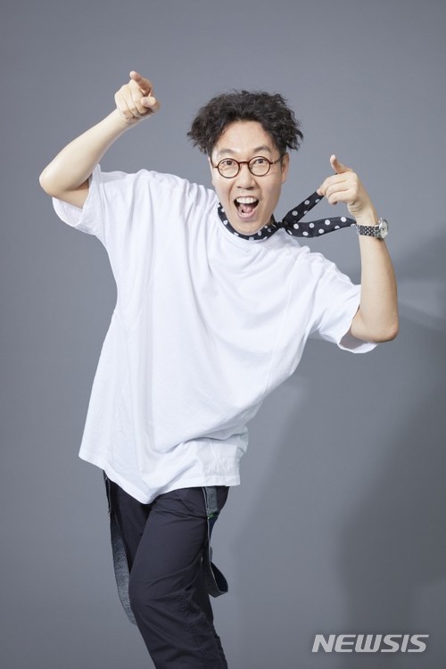 TV 조선 예능 프로그램 '땡철이 게스트 하우스 투어-어디까지 가봤니?''에 출연한 개그맨 김영철