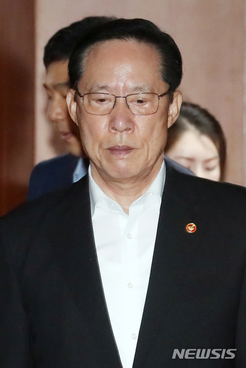 【서울=뉴시스】임태훈 기자 = 송영무 국방부 장관이 12일 오전 서울 종로구 정부서울청사에서 열린 국정현안점검조정회의에 참석하고 있다. 2018.07.12. taehoonlim@newsis.com