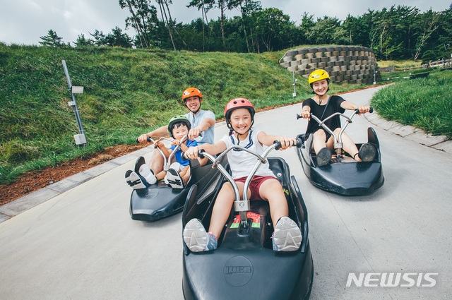 【통영=뉴시스】 통영의 스카이라인루지. photo@newsis.com