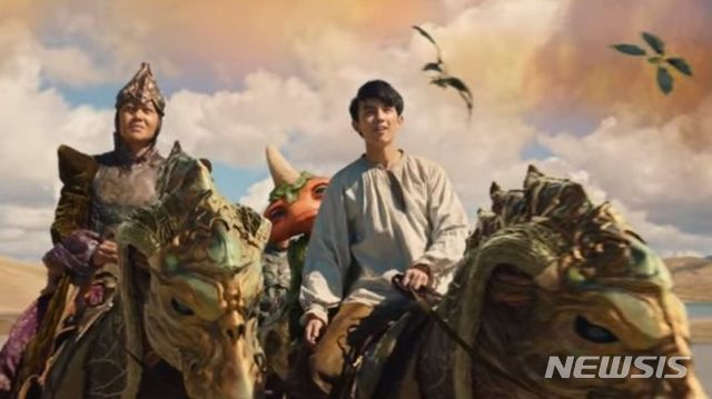 【서울=뉴시스】중국이 '반지의 제왕'이나 '왕좌의 게임'과 같이 크게 히트한 판타지 영화를 만들겠다며 7억5000만 위안(1억1200만 달러·1261억7250만원)의 막대한 제작비를 투입해 만든 영화 '아슈러'(阿修羅)가 개봉 3일 만에 5000만 위안에도 못미치는 초라한 흥행 성적만 거둔 채 조기 종영됐다고 영국 BBC가 17일 보도했다. <사진출처 : 유튜브> 2018.7.17