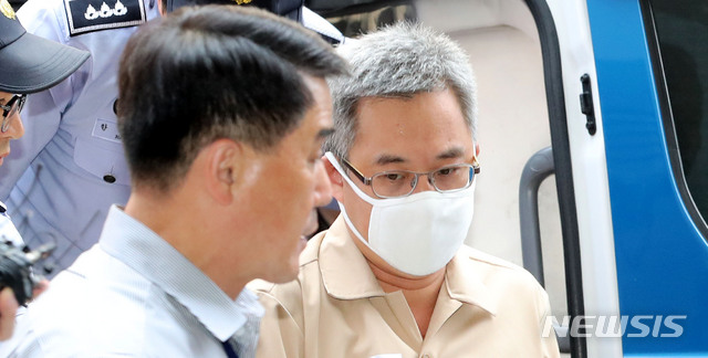 【서울=뉴시스】박주성 기자 = '드루킹' 김모씨가 지난 18일 서울 강남구 드루킹 특검 사무실로 소환되고 있다. 2018.07.18. park7691@newsis.com