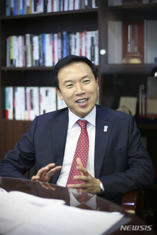 【서울=뉴시스】조용준 하나금융투자 리서치센터장. (사진 = 하나금융투자 제공)