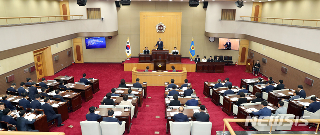 [지역이슈]줄줄이 수사기관 行…구태정치 답습한 충북도의회