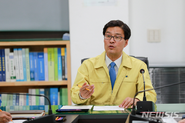 【태백=뉴시스】유태호 강원 태백시장 (뉴시스 DB)