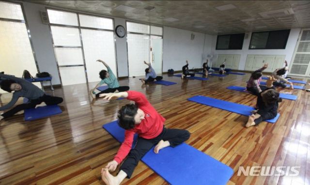 【경산=뉴시스】 강병서 기자 = 경산시 문화회관은 23일부터 8월 9일까지 ‘2018년 하반기 평생문화강좌’ 수강생을 모집한다. 2018.07.23. (사진=경산시 제공) photo@newsis.com